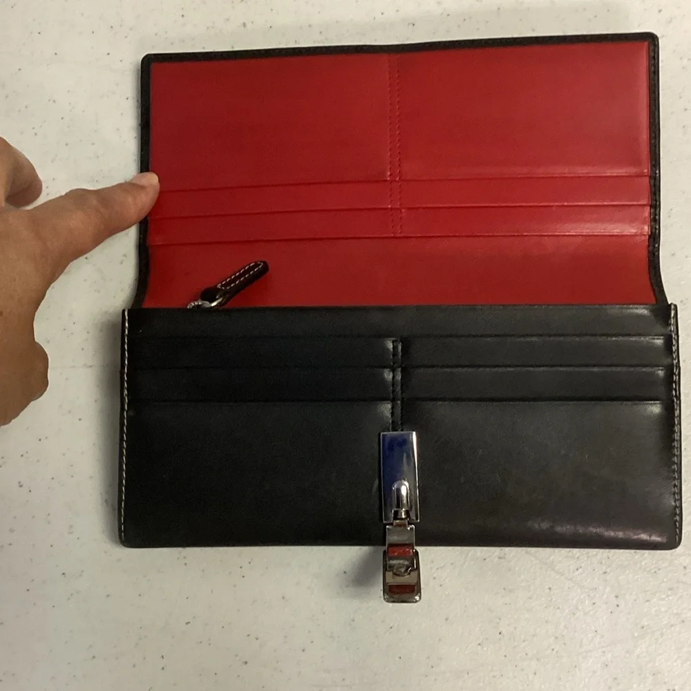 Coach Vintage Black Leather Wallet with Silver Clasp - Picture 10 of 16